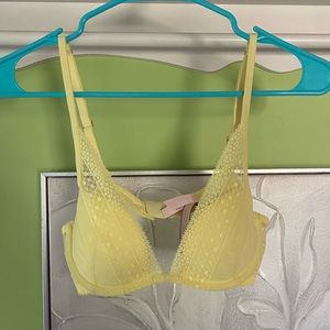 Victoria’s Secret Underwire Bra